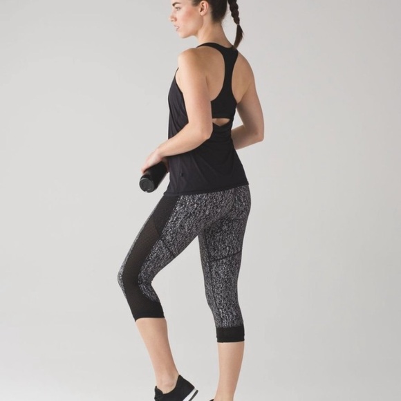 Lululemon Fit Physique Mesh Tank - Picture 4 of 13